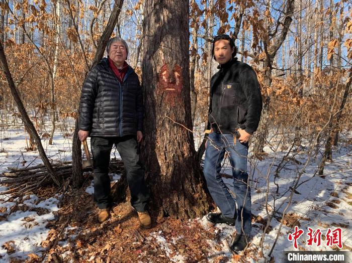 資料圖。圖為趙式慶在呼倫貝爾進(jìn)行田野調(diào)查。　趙式慶供圖