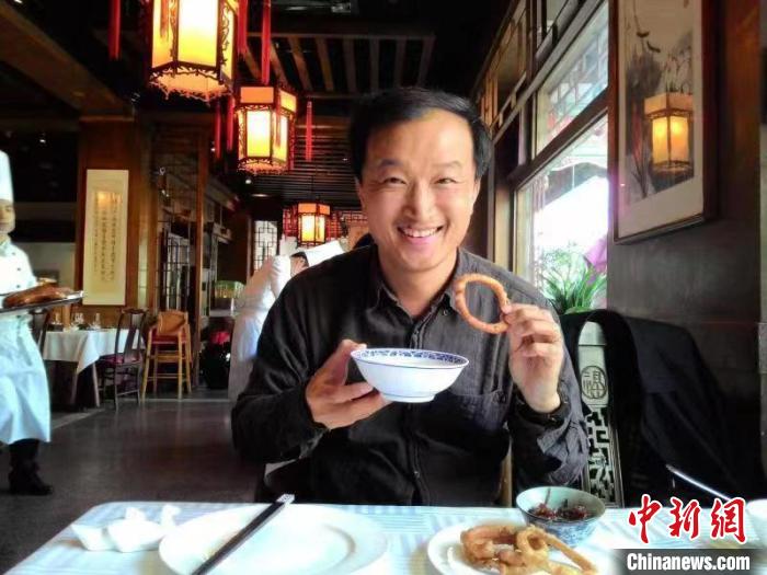 臺籍教師曾泰元在上海：多走多看，認識才能更全面