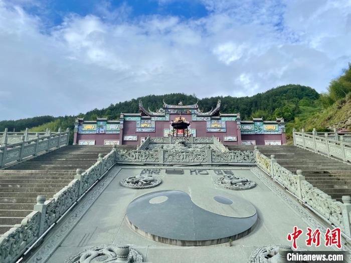 臨水宮坐落于古田縣中村村，是宋代淳祐年間朝廷封號的祀典宮廟?！吻汕?攝