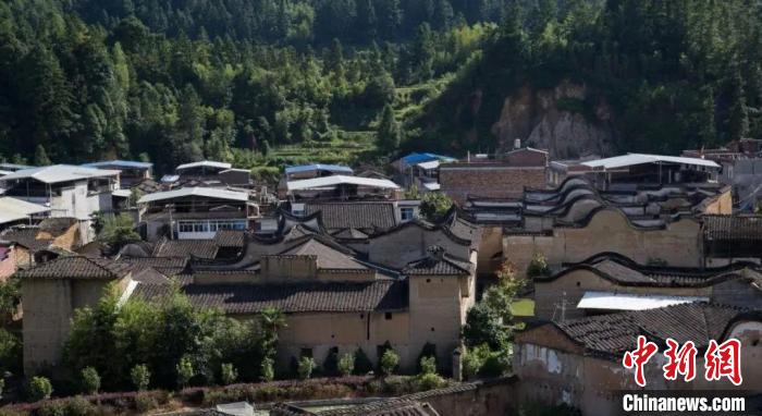 古田縣卓洋鄉(xiāng)前洋古村傳統(tǒng)格局和街巷保存完整，村內(nèi)現(xiàn)存70余棟古厝?！幍率形幕吐糜尉?供圖