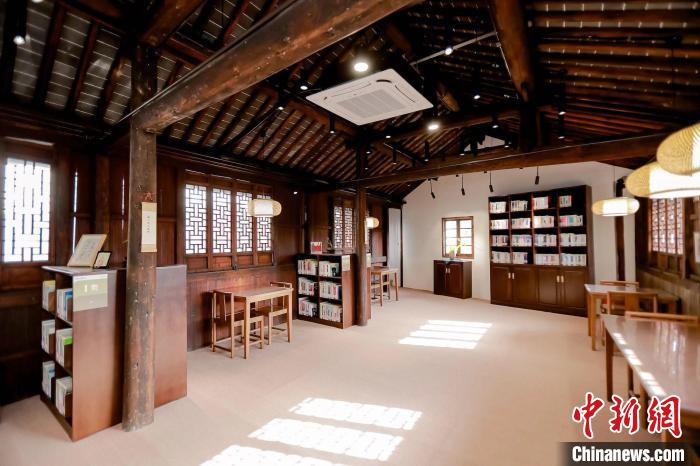 我嘉書房(工業(yè)區(qū)·印氏住宅)?！〖味▍^(qū)圖書館 嘉定工業(yè)區(qū)文化體育服務(wù)中心 供圖