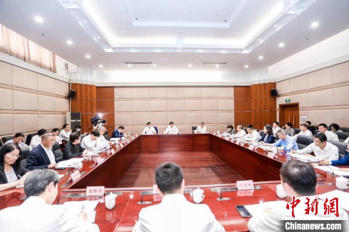 浙江召開統(tǒng)一戰(zhàn)線“凝心鑄魂強(qiáng)根基、團(tuán)結(jié)奮進(jìn)新征程”主題教育動(dòng)員會(huì)