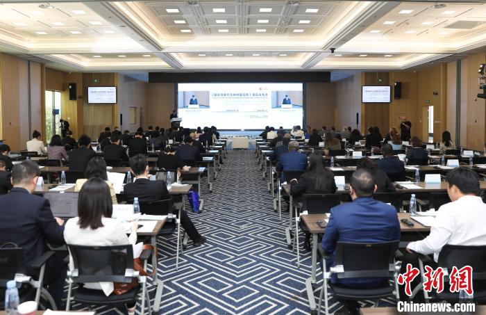 國家國際發(fā)展合作署舉行《國際發(fā)展合作的中國實踐》發(fā)布會 <a target='_blank' href='/'>中新社</a>記者 趙雋 攝 國家國際發(fā)展合作署舉行《國際發(fā)展合作的中國實踐》發(fā)布會 <a target='_blank' href='/'>中新社</a>記者 趙雋 攝