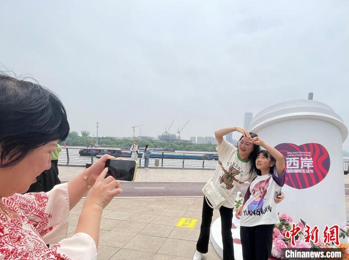 上海:一杯咖啡里的城市煙火氣