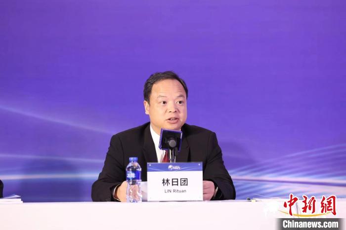 珠海市政府副秘書長(zhǎng)林日?qǐng)F(tuán)在發(fā)言 博鰲亞洲論壇供圖