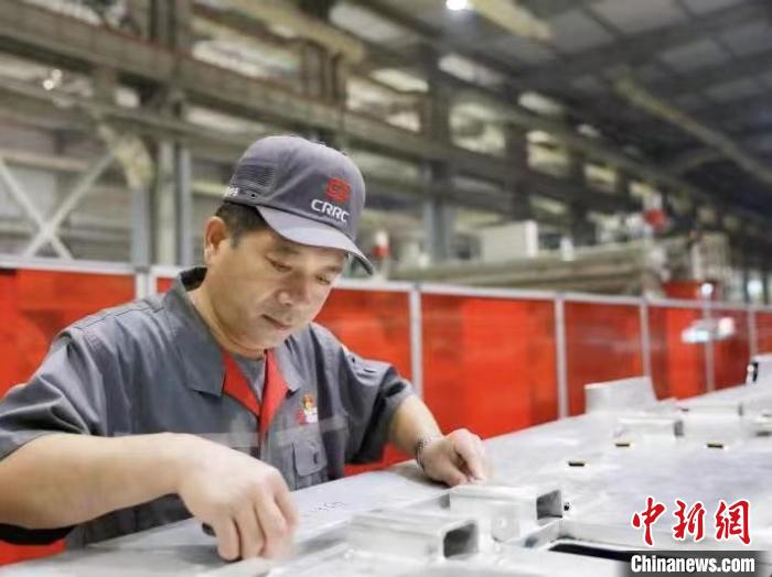 走近高鐵制造“教頭”：苦干、創(chuàng)新“磨”出行業(yè)標準