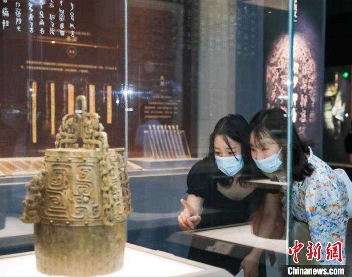 展覽集中表現(xiàn)漢字的肇始源流、發(fā)展演變、內(nèi)在力量與悠長意蘊(yùn)等?！》钯t區(qū)新聞辦供圖