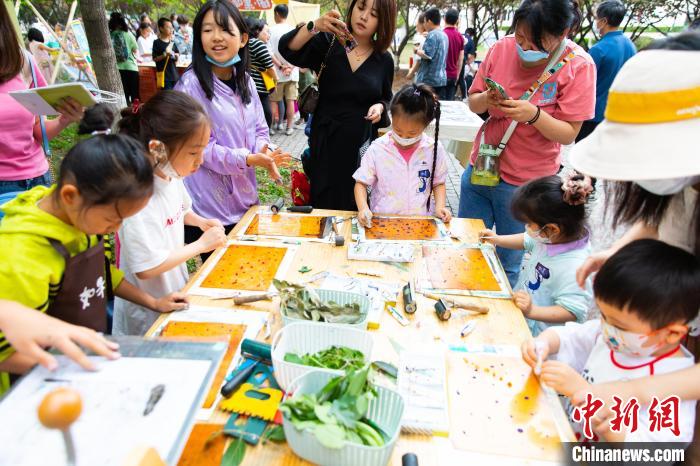 天津開(kāi)展兒童節(jié)系列活動(dòng)與小朋友們歡度“六一”