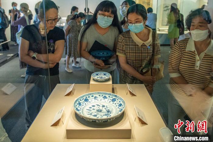 展覽現(xiàn)場(chǎng)?！⒅铱?攝