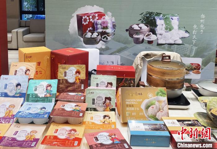 揚(yáng)州淮揚(yáng)菜預(yù)制菜展示?！〈藜衙?攝