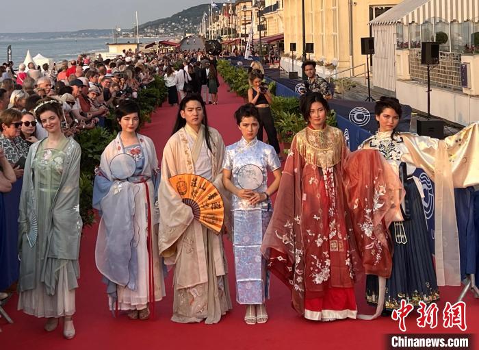 當(dāng)?shù)貢r(shí)間6月16日，2023年卡布爾電影節(jié)中國日活動舉行?！≈鬓k方供圖