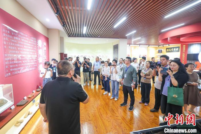 百名記者走進(jìn)絳州古城：游古城、賞非遺、品美食