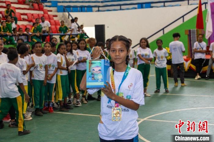 “迎杭州亞運(yùn)會(huì)趣味跑”系列活動(dòng)?xùn)|帝汶站現(xiàn)場?！『贾輥喗M委供圖