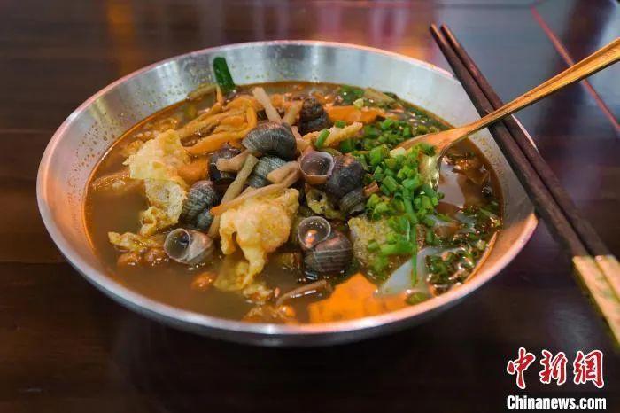 資料圖：配料眾多，令人垂涎欲滴的螺螄粉。