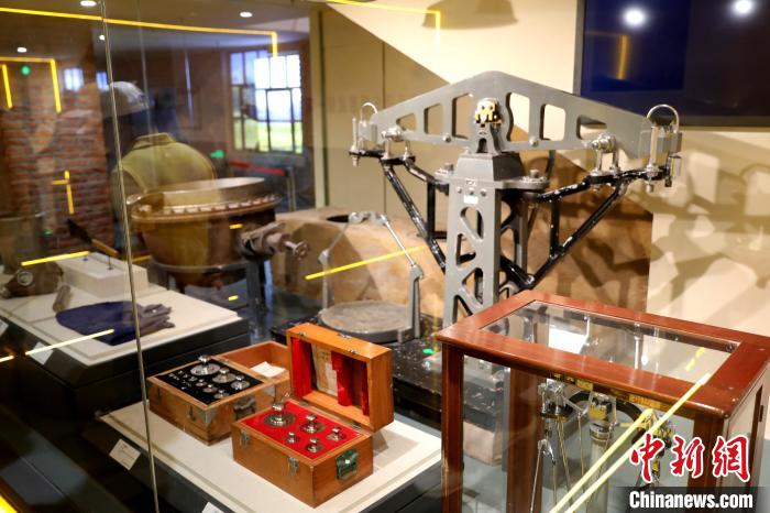 圖為原子城紀(jì)念館內(nèi)展品?！⊙Φ?攝