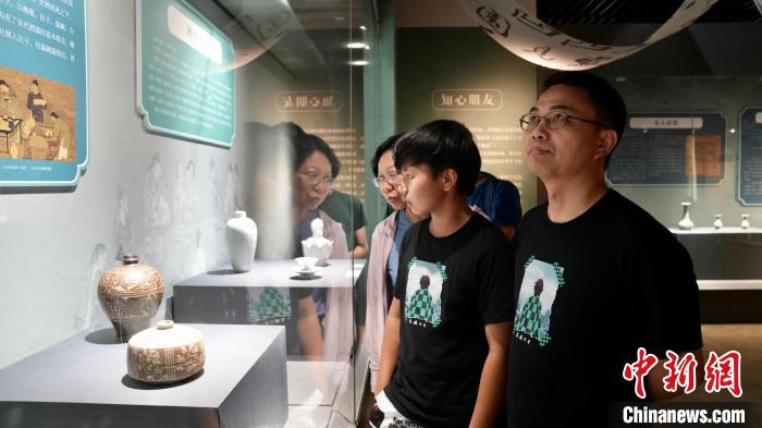 觀(guān)眾參觀(guān)展區(qū) 杭州西湖博物館總館 供圖