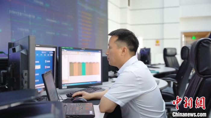 圖為尹兵工作照?！?guó)網(wǎng)江蘇宿遷供電公司供圖