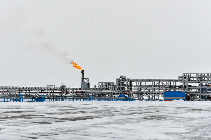 這是4月7日拍攝的亞馬爾液化天然氣項(xiàng)目設(shè)施。新華社記者 曹陽 攝2