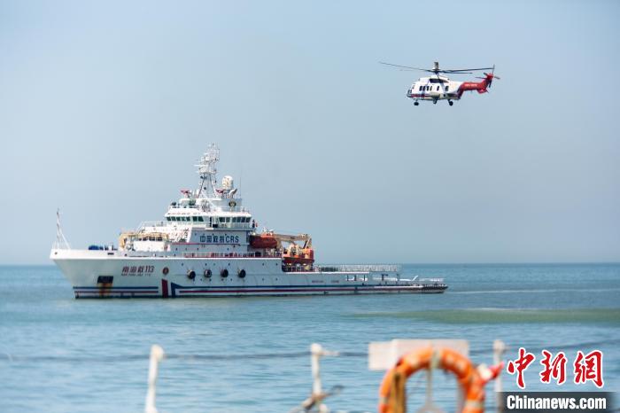 海陸空聯(lián)合，汕頭舉辦首次海上風(fēng)電綜合應(yīng)急演練。　汕頭海事局 供圖