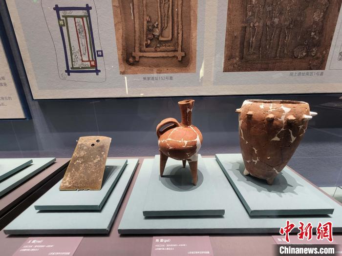 圖為山東大汶口文化遺址出土的文物?！≮w曉 攝