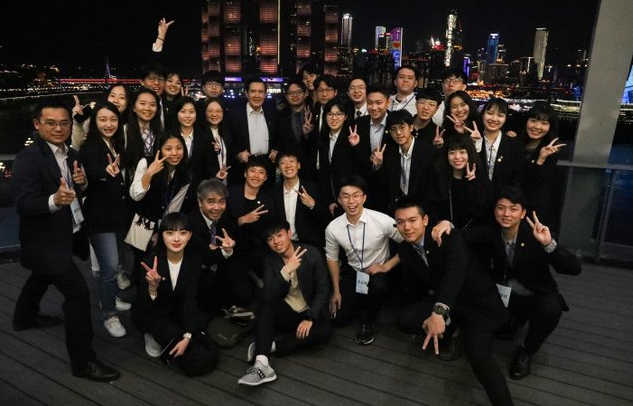 馬英九訪大陸與年輕人一起賞夜景 馬英九訪大陸與年輕人一起賞夜景