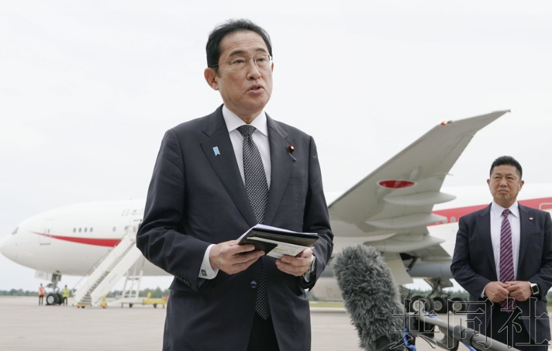 7月12日，日本首相岸田文雄在訪問地立陶宛接受媒體采訪。（圖源：日本共同社）