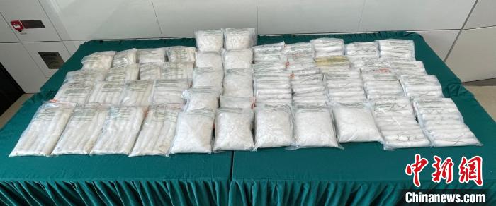 香港海關(guān)檢獲市值逾8400萬港元懷疑冰毒