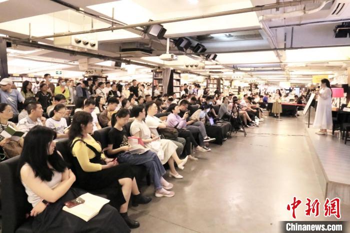 專(zhuān)題講座現(xiàn)場(chǎng)?！∧暇┫蠕h書(shū)店供圖