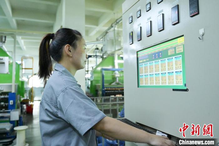 圖為江西中易微連新材料科技有限公司的生產(chǎn)廠房。　鷹潭市委宣傳部供圖