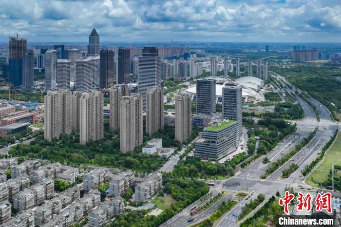 崇川區(qū)區(qū)位優(yōu)越、交通便捷?！°蟛?攝