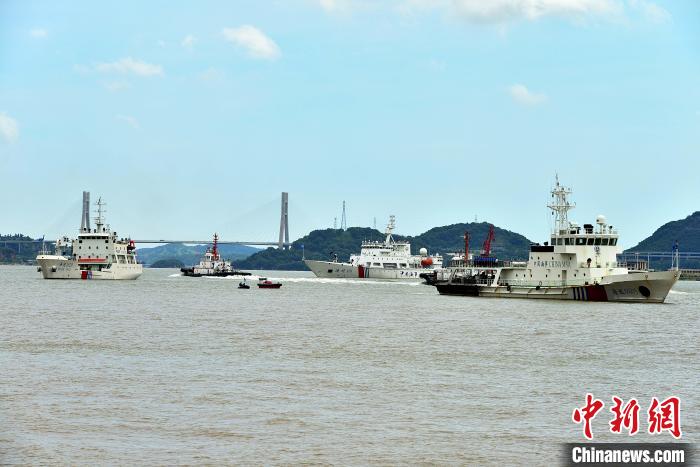 圖為7月18日，2023年福州閩江內(nèi)港區(qū)水上綜合應(yīng)急演練在福州馬尾海域舉行?！埍?攝