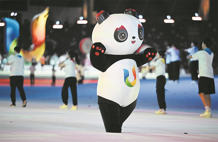 大運會開幕式將體現(xiàn)眾多成都元素，圖為彩排現(xiàn)場的“蓉寶”