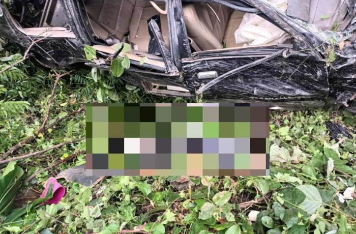 臺電外包工程車3日中午行經(jīng)桃園市復興區(qū)雪霧鬧橋翻覆釀 臺電外包工程車3日中午行經(jīng)桃園市復興區(qū)雪霧鬧橋翻覆釀