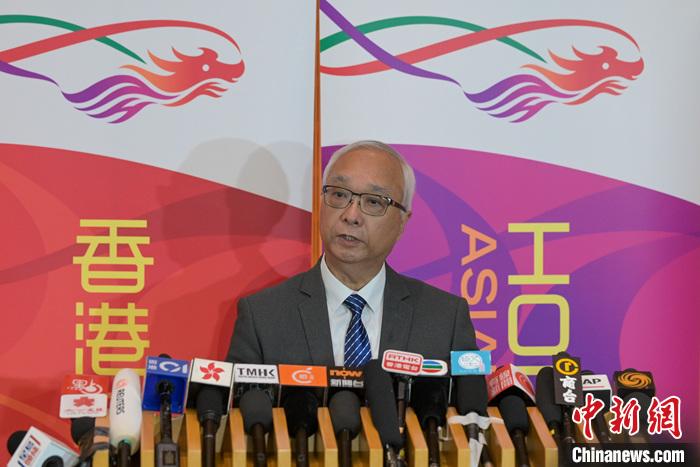 8月22日，香港特區(qū)政府環(huán)境及生態(tài)局局長謝展寰會見傳媒時表示，因應(yīng)日本福島核污染水排放計(jì)劃，由8月24日起，香港將禁止源自東京、福島、千葉、栃木、茨城、群馬、宮城、新潟、長野和埼玉10個都縣的水產(chǎn)品進(jìn)口。 <a target='_blank' href='/'>中新社</a>記者 陳永諾 攝