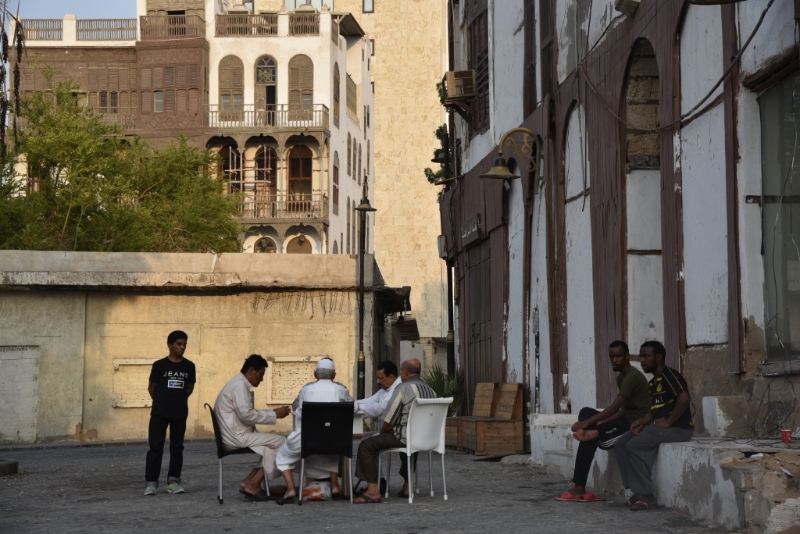 2019年9月22日，居民在沙特阿拉伯吉達古城內(nèi)休閑。（圖源：新華社）