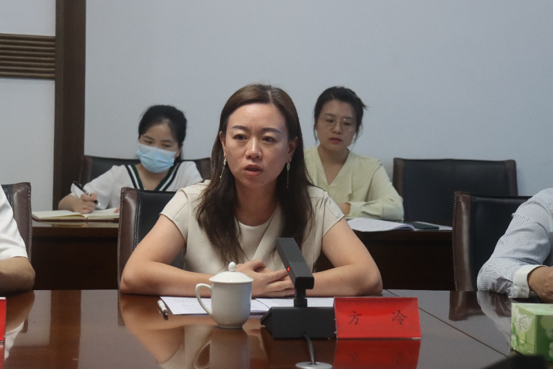 福建省金門同胞聯(lián)誼會秘書長方冷出席座談會并發(fā)言。