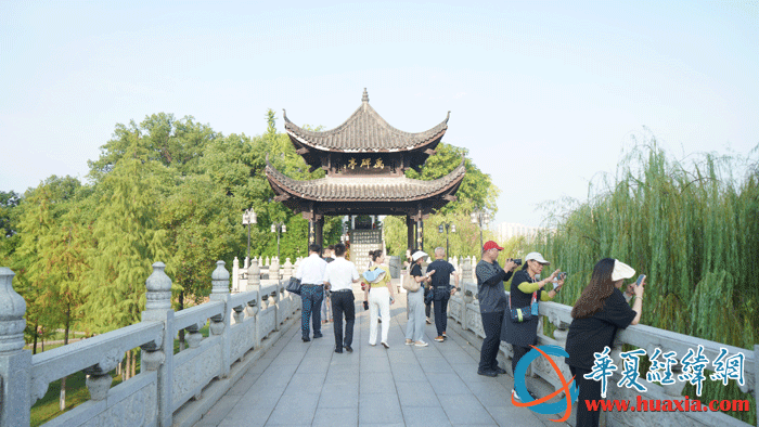 兩岸媒體人參訪石鼓書院。（攝影：虞鷹）