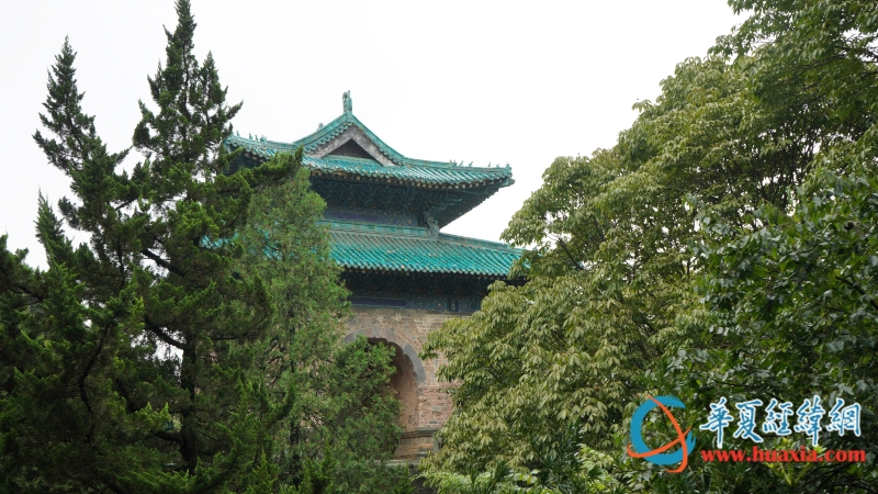 武當(dāng)山 攝 黃楊 武當(dāng)山 攝 黃楊