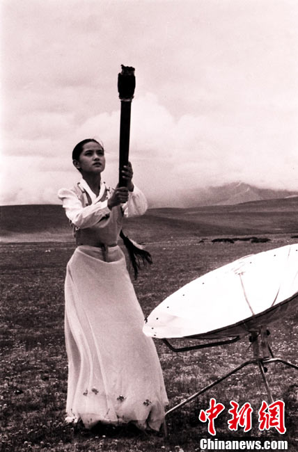 圖為采集第十一屆亞運會火種的藏族少女達娃央宗。