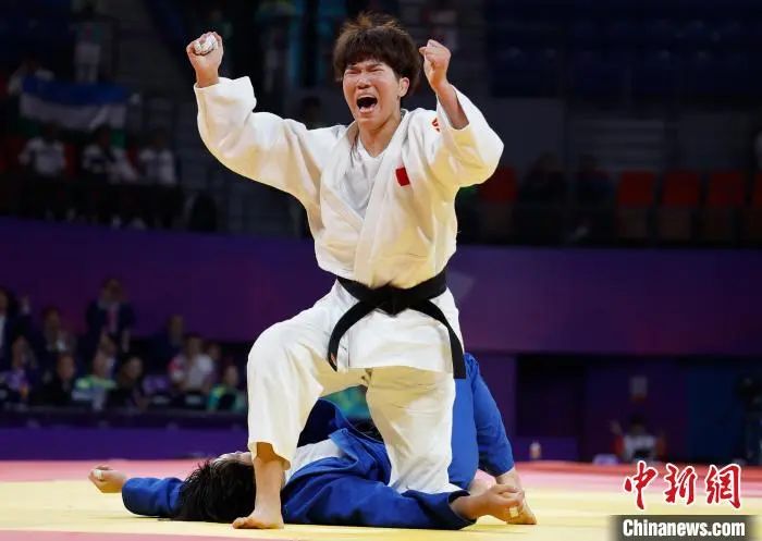 圖為馬振昭戰(zhàn)勝高山莉加。<a target='_blank' href='/'>中新社</a>記者 殷立勤 攝