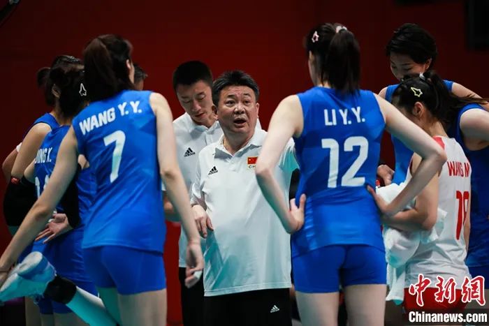 資料圖：中國(guó)女排在比賽中。圖片來(lái)源：視覺中國(guó)