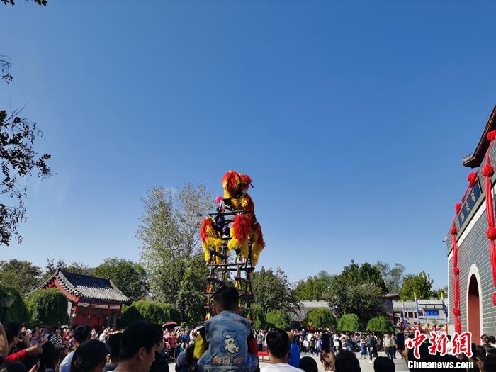 吳橋雜技表演。<a target='_blank' href='/' >中新網(wǎng)</a>記者 李金磊 攝