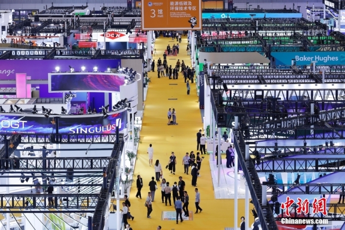 11月5日，第六屆中國國際進口博覽會在國家會展中心(上海)開幕。中新社記者 殷立勤 攝 2
