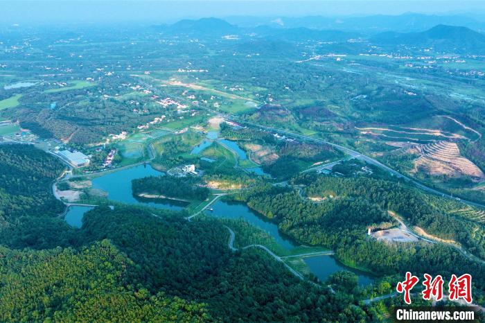 航拍安徽七門堰引水灌溉工程一隅。(無人機照片)李濤攝