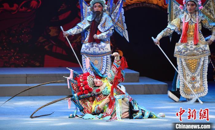 閩劇《大破天門(mén)陣》福州精彩獻(xiàn)演