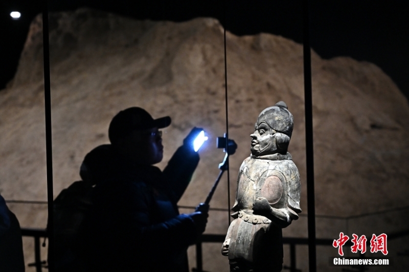 92400f44838e4ab49070876b47ee42cd 92400f44838e4ab49070876b47ee42cd