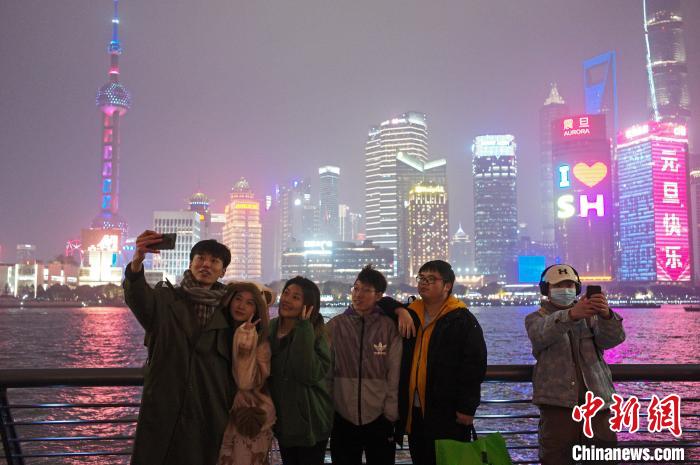 上海：民眾在游樂消費(fèi)、文化體驗(yàn)、擁抱自然中開啟新的一年