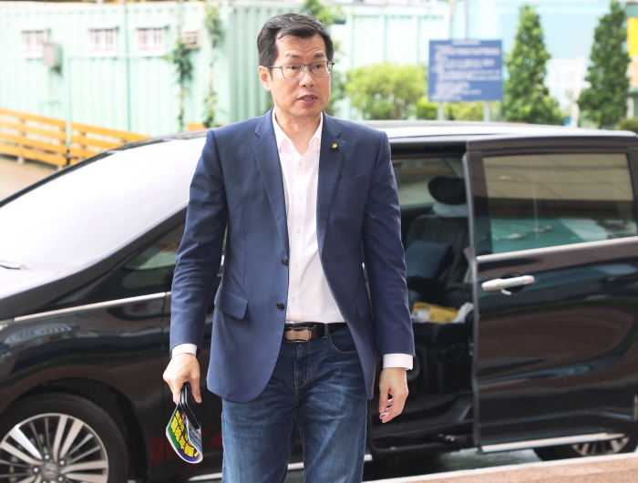 民進(jìn)黨民代羅致政深陷不雅視頻爭(zhēng)議。（圖源：臺(tái)灣《聯(lián)合報(bào)》）