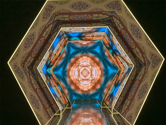 中國(guó)國(guó)家博物館“華彩萬(wàn)象——石窟藝術(shù)沉浸體驗(yàn)”現(xiàn)場(chǎng)。人民網(wǎng)記者 韋衍行攝