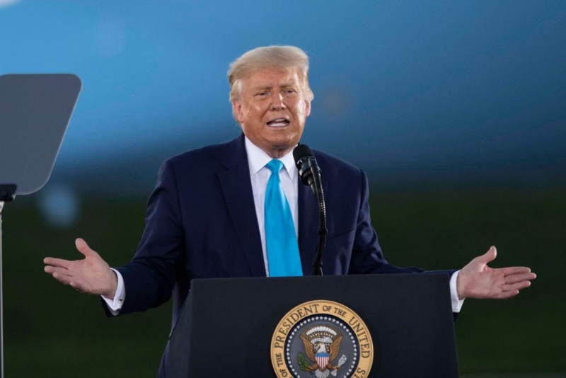 這是2020年9月3日時任美國總統(tǒng)特朗普在美國賓夕法尼亞州拉特羅布參加競選集會的資料照片。（圖源：新華社）